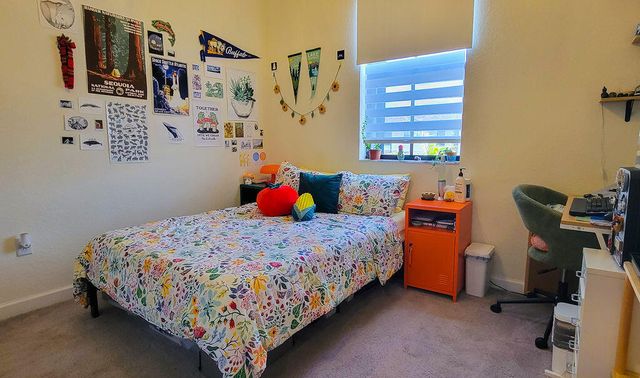 10902 W 33rd Way, Hialeah, FL 33018