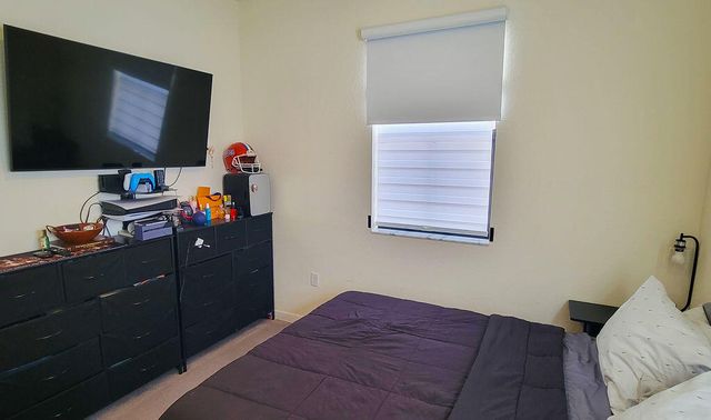 10902 W 33rd Way, Hialeah, FL 33018