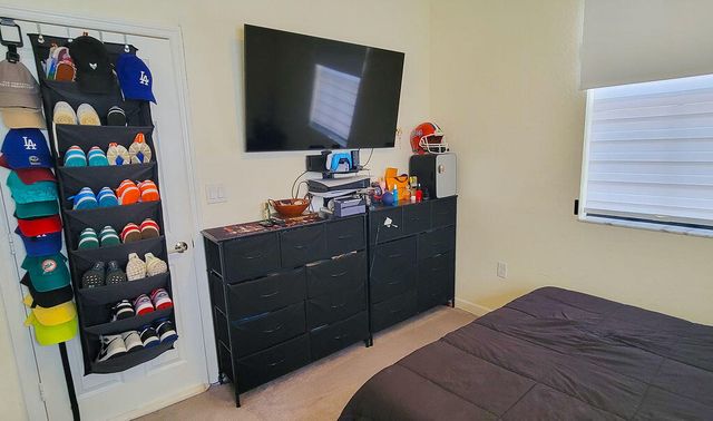 10902 W 33rd Way, Hialeah, FL 33018