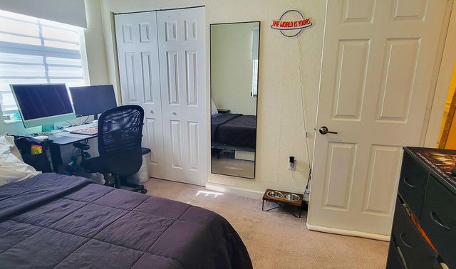 10902 W 33rd Way, Hialeah, FL 33018