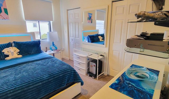 10902 W 33rd Way, Hialeah, FL 33018