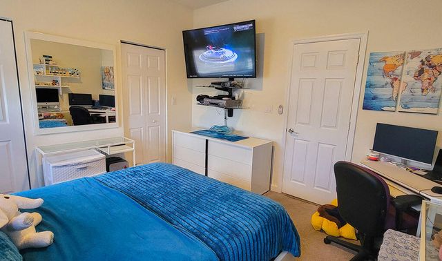 10902 W 33rd Way, Hialeah, FL 33018