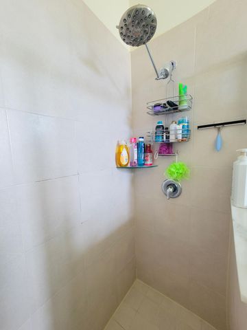 10902 W 33rd Way, Hialeah, FL 33018