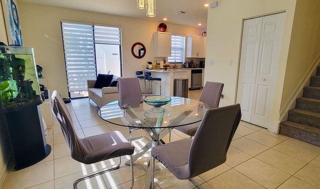 10902 W 33rd Way, Hialeah, FL 33018