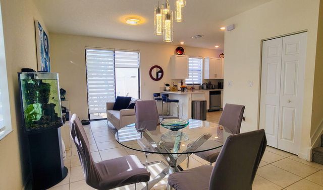 10902 W 33rd Way, Hialeah, FL 33018