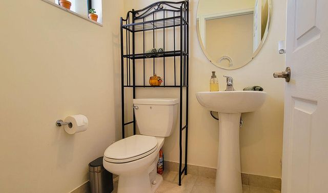 10902 W 33rd Way, Hialeah, FL 33018