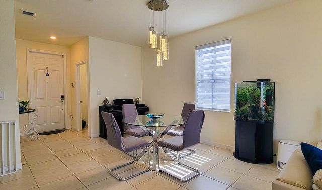 10902 W 33rd Way, Hialeah, FL 33018