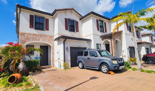 10902 W 33rd Way, Hialeah, FL 33018