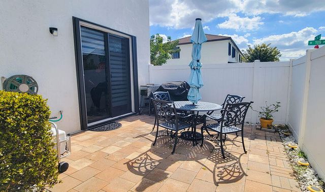 10902 W 33rd Way, Hialeah, FL 33018