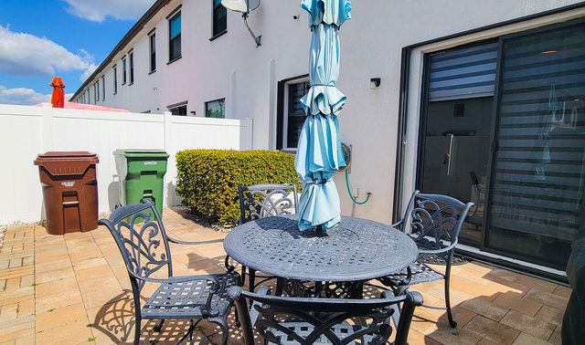 10902 W 33rd Way, Hialeah, FL 33018