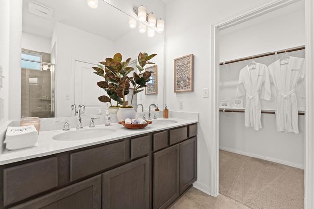 6512 Velvet Leaf LN, Buda, TX 78610