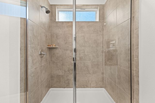 6512 Velvet Leaf LN, Buda, TX 78610