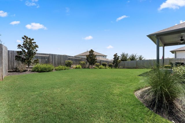 6512 Velvet Leaf LN, Buda, TX 78610