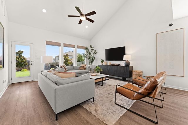 6512 Velvet Leaf LN, Buda, TX 78610