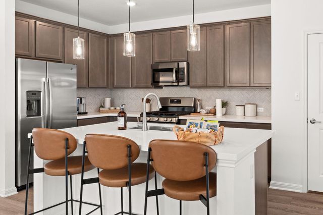 6512 Velvet Leaf LN, Buda, TX 78610