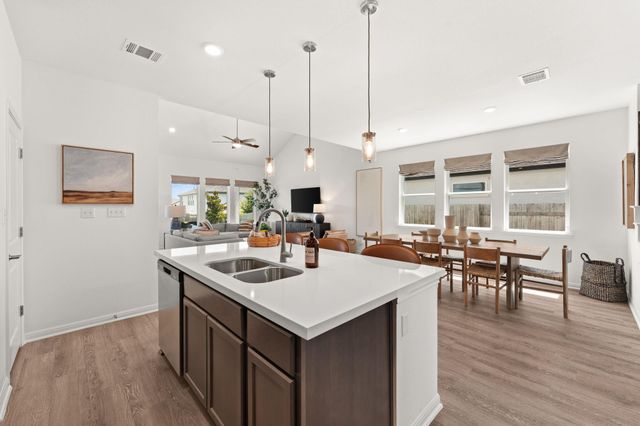 6512 Velvet Leaf LN, Buda, TX 78610