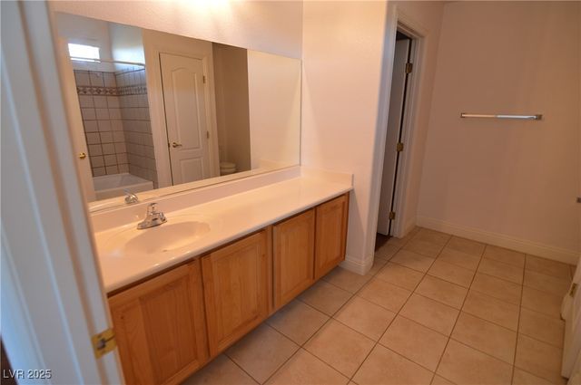 2290 Bull Lake Drive, Henderson, NV 89052