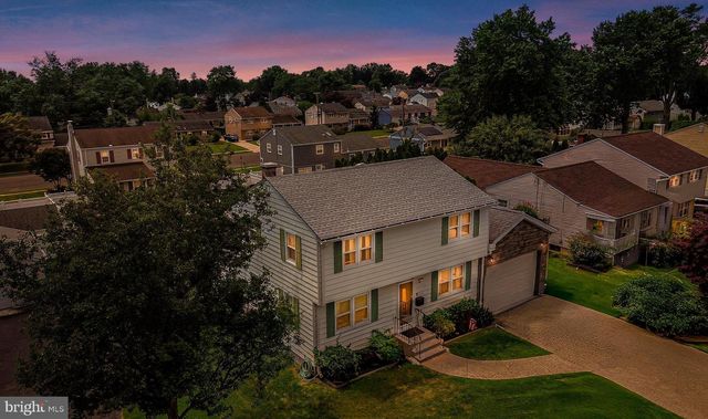 15 BOLTON RD, Hamilton, NJ 08610