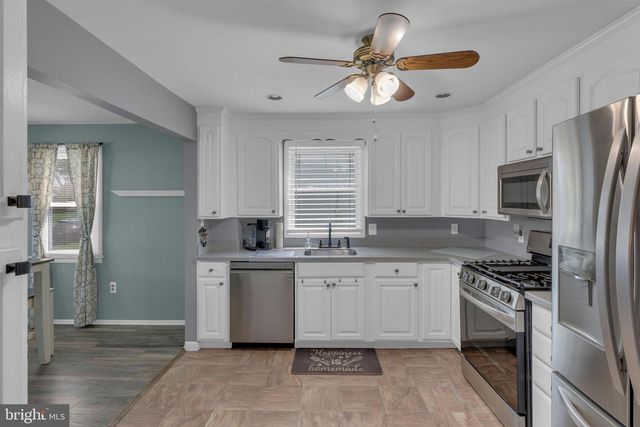 15 BOLTON RD, Hamilton, NJ 08610
