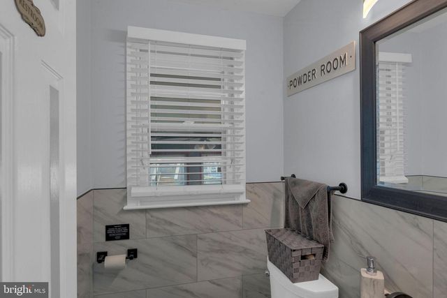 15 BOLTON RD, Hamilton, NJ 08610