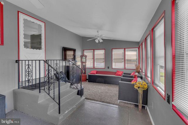 15 BOLTON RD, Hamilton, NJ 08610