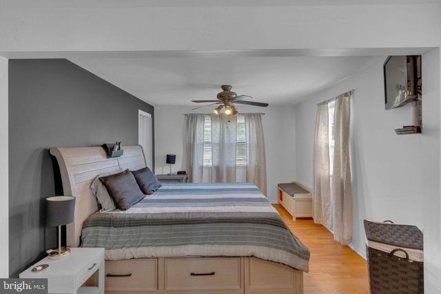 15 BOLTON RD, Hamilton, NJ 08610