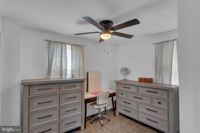 15 BOLTON RD, Hamilton, NJ 08610