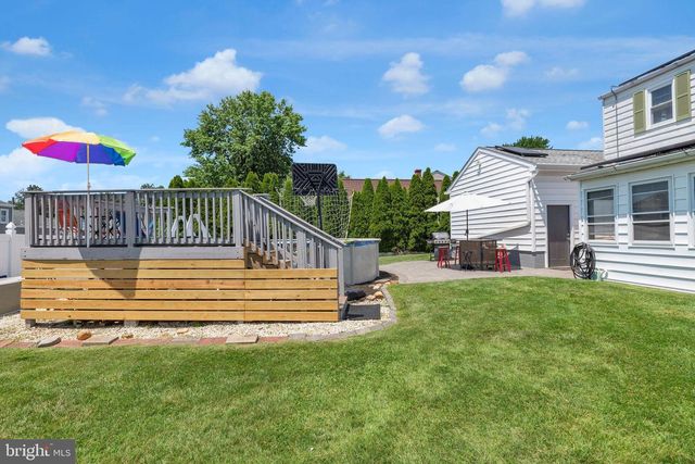 15 BOLTON RD, Hamilton, NJ 08610