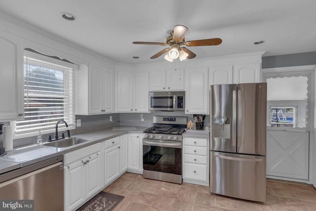 15 BOLTON RD, Hamilton, NJ 08610