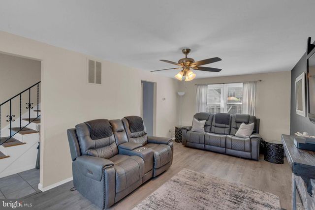 15 BOLTON RD, Hamilton, NJ 08610