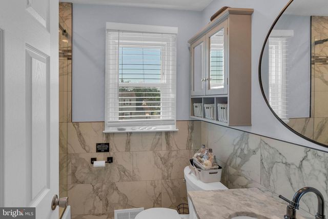 15 BOLTON RD, Hamilton, NJ 08610