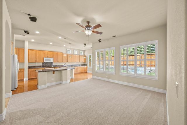 6384 Park Village St, Sacramento, CA 95822