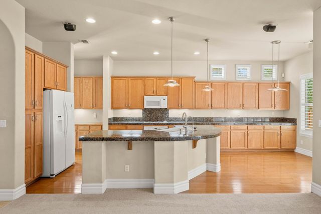 6384 Park Village St, Sacramento, CA 95822