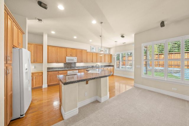 6384 Park Village St, Sacramento, CA 95822