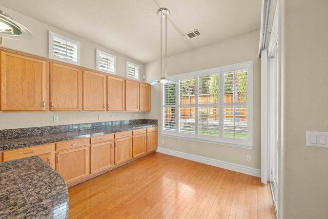 6384 Park Village St, Sacramento, CA 95822