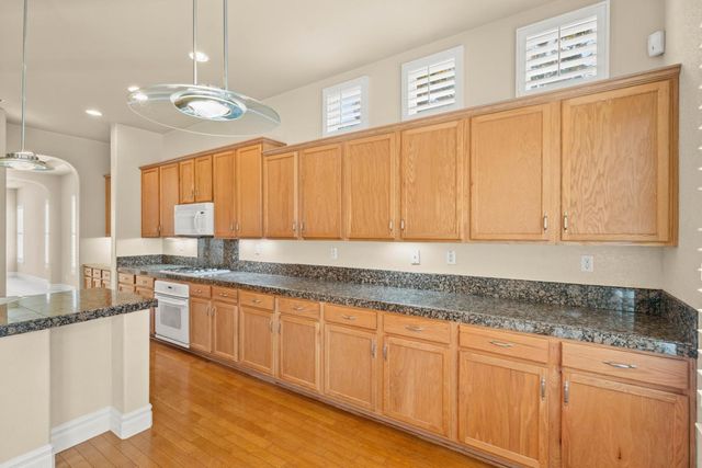 6384 Park Village St, Sacramento, CA 95822