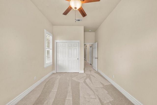 6384 Park Village St, Sacramento, CA 95822