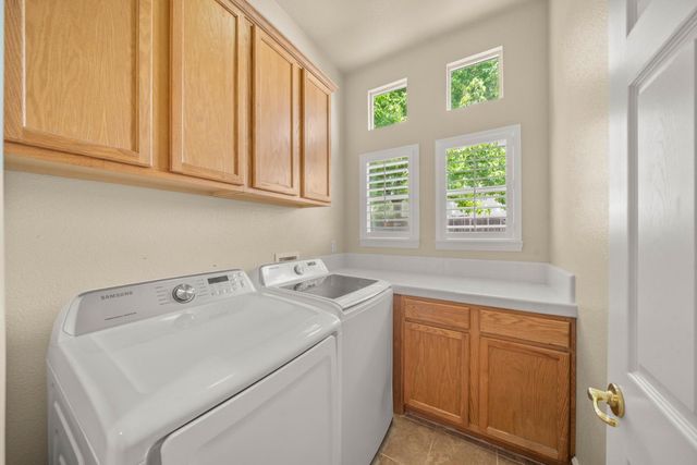 6384 Park Village St, Sacramento, CA 95822