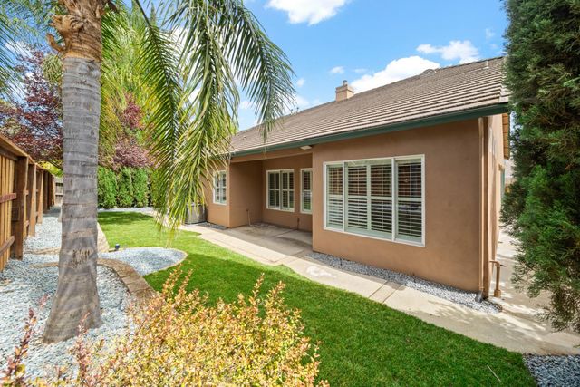 6384 Park Village St, Sacramento, CA 95822
