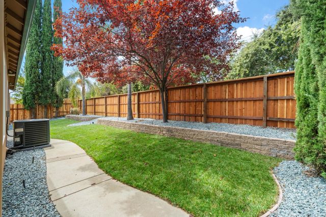 6384 Park Village St, Sacramento, CA 95822