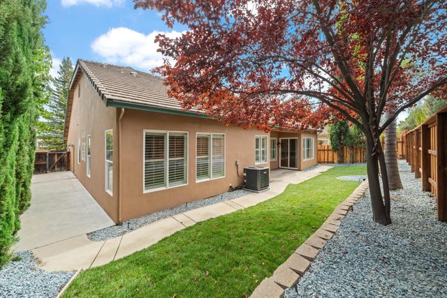 6384 Park Village St, Sacramento, CA 95822