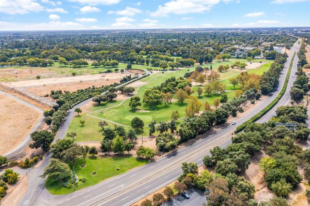 6384 Park Village St, Sacramento, CA 95822