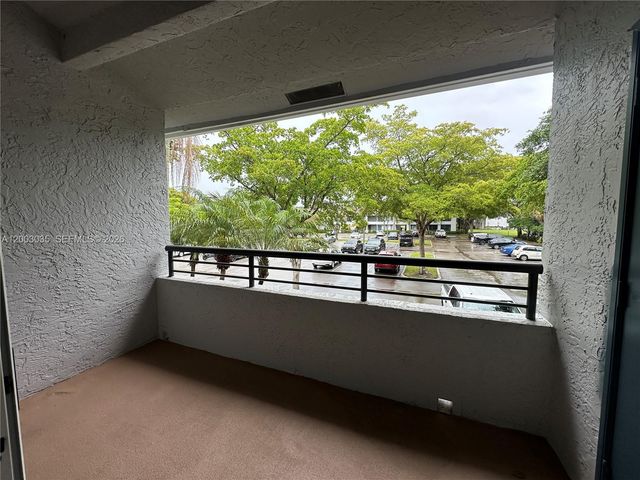 731 Lyons Road 16203, Coconut Creek, FL 33063