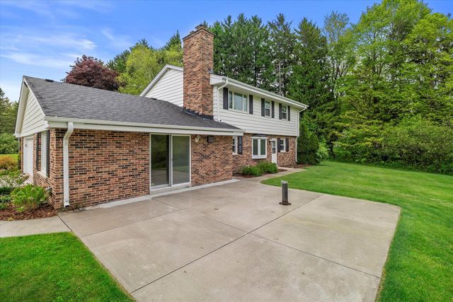 10309 Sherman ROAD, Cedarburg, WI 53012