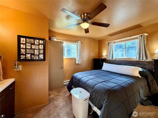 209 S Oar Loop SW, Ocean Shores, WA 98569