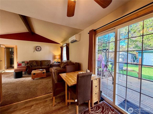 209 S Oar Loop SW, Ocean Shores, WA 98569