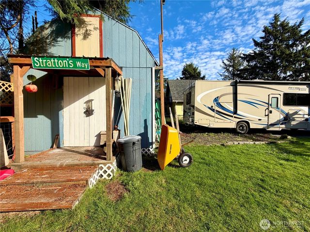 209 S Oar Loop SW, Ocean Shores, WA 98569