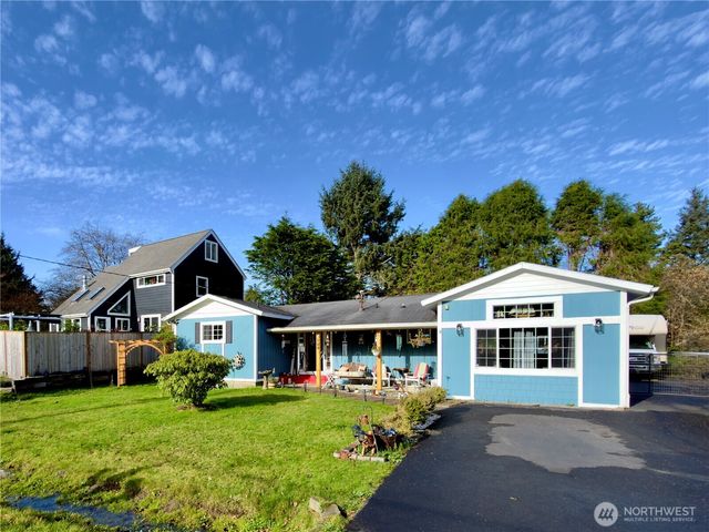 209 S Oar Loop SW, Ocean Shores, WA 98569