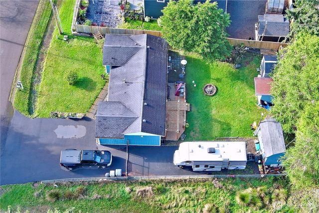 209 S Oar Loop SW, Ocean Shores, WA 98569