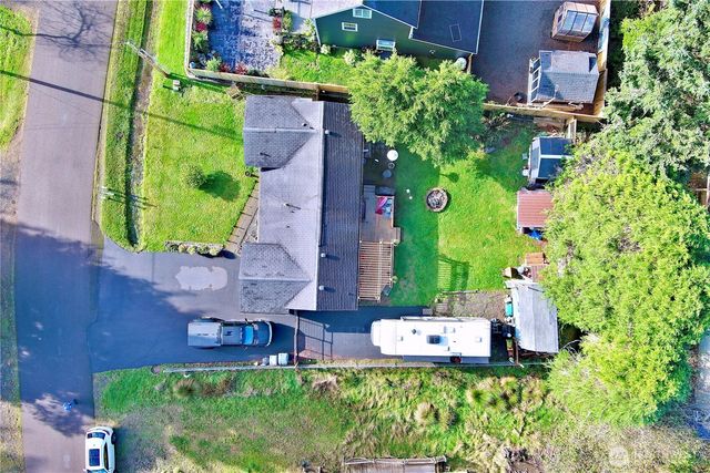 209 S Oar Loop SW, Ocean Shores, WA 98569